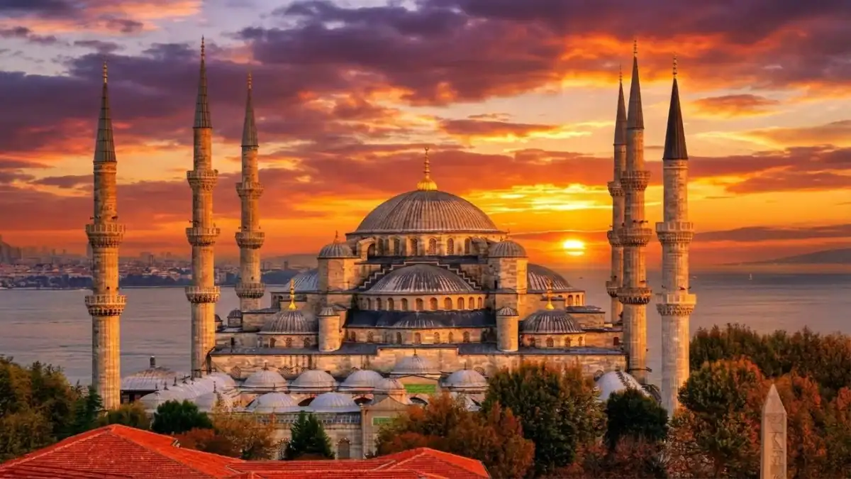 Stunning sunset view of the Blue Mosque in Istanbul, a highlight of the 10-Day Best of Turkey tour package.